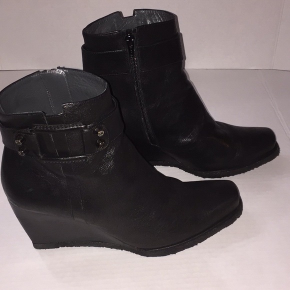 Stuart Weitzman leather wedge boot EUC - Picture 1 of 5